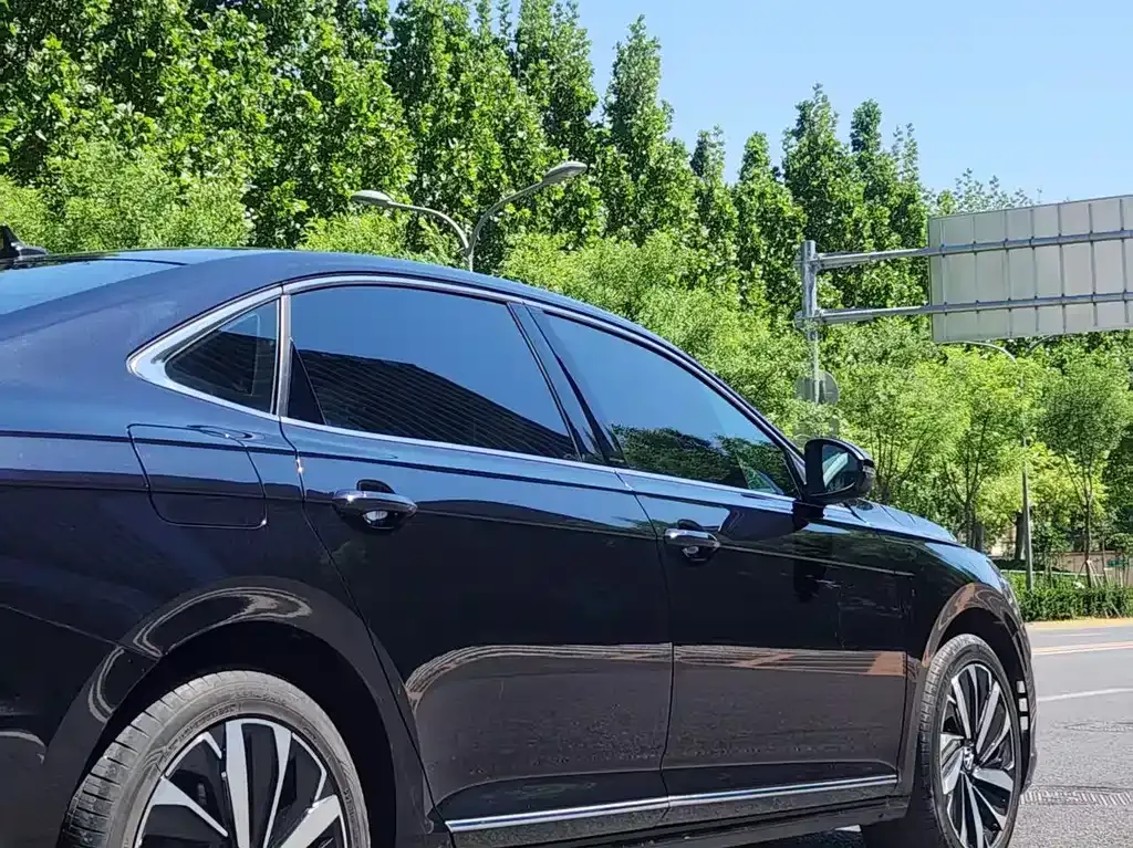 Volkswagen Passat — фото 10