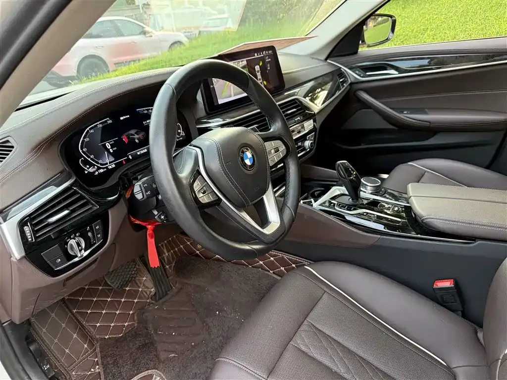 BMW 5 Series New Energy — фото 7