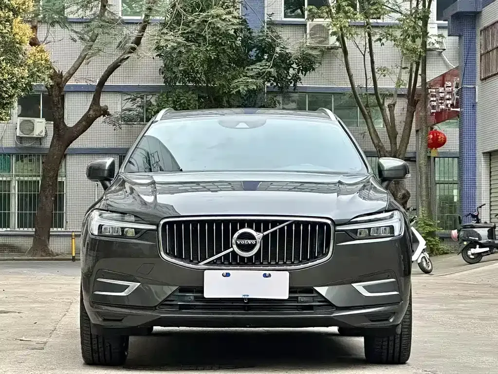 Volvo XC60 — фото 2