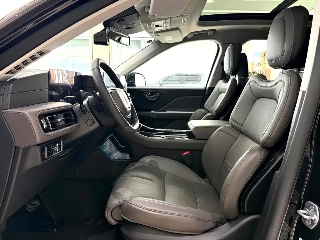Lincoln Aviator — фото 10