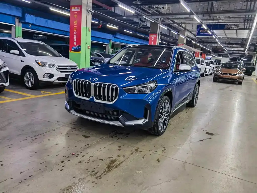 BMW X1 — фото 1