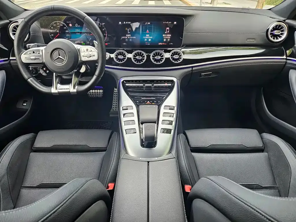 Mercedes-Benz AMG GT — фото 7