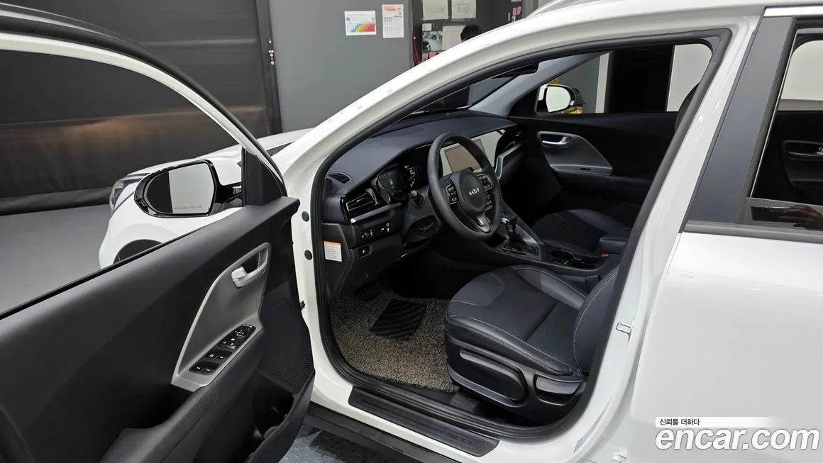 Kia Niro — фото 10