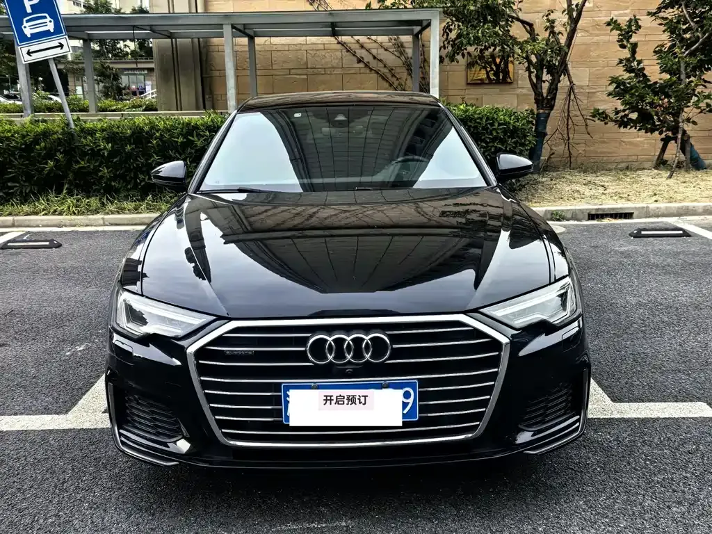 Audi A6L — фото 1