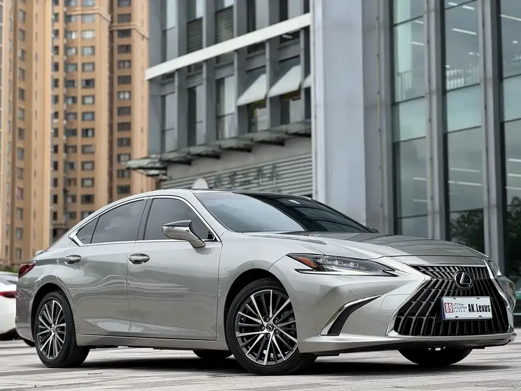 Lexus ES — фото 1