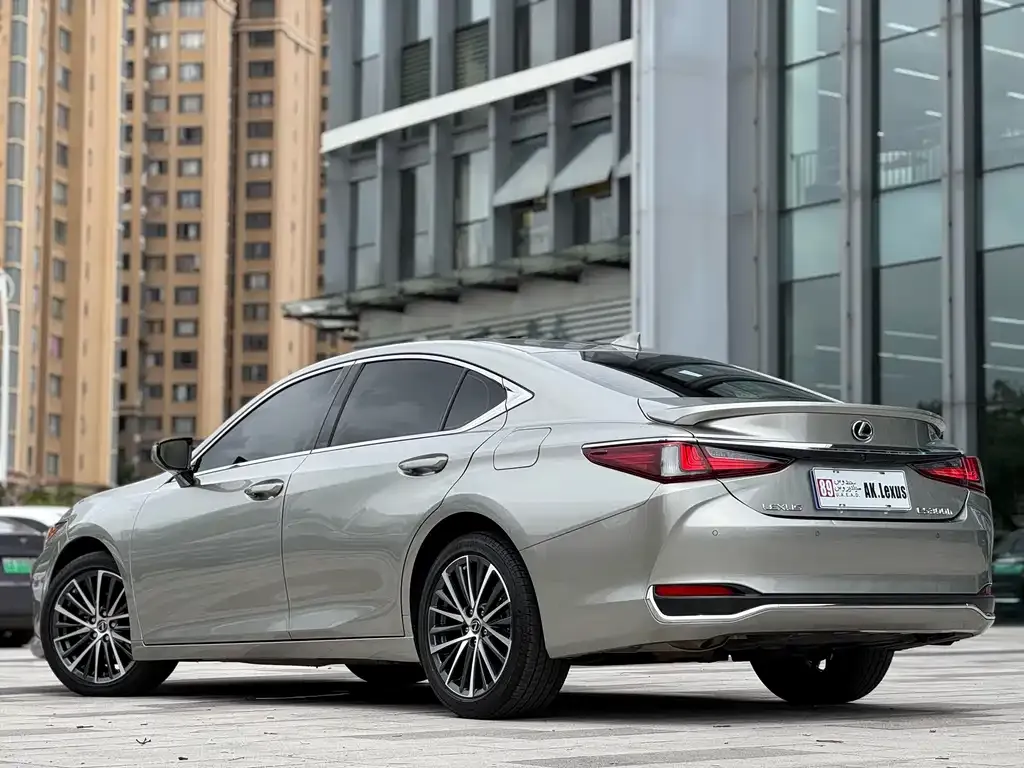 Lexus ES — фото 2