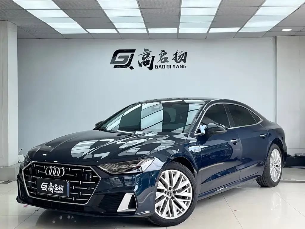 Audi A7L — фото 1