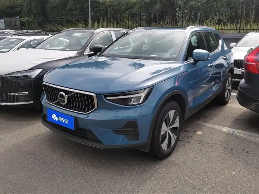 Volvo XC40 — фото 2