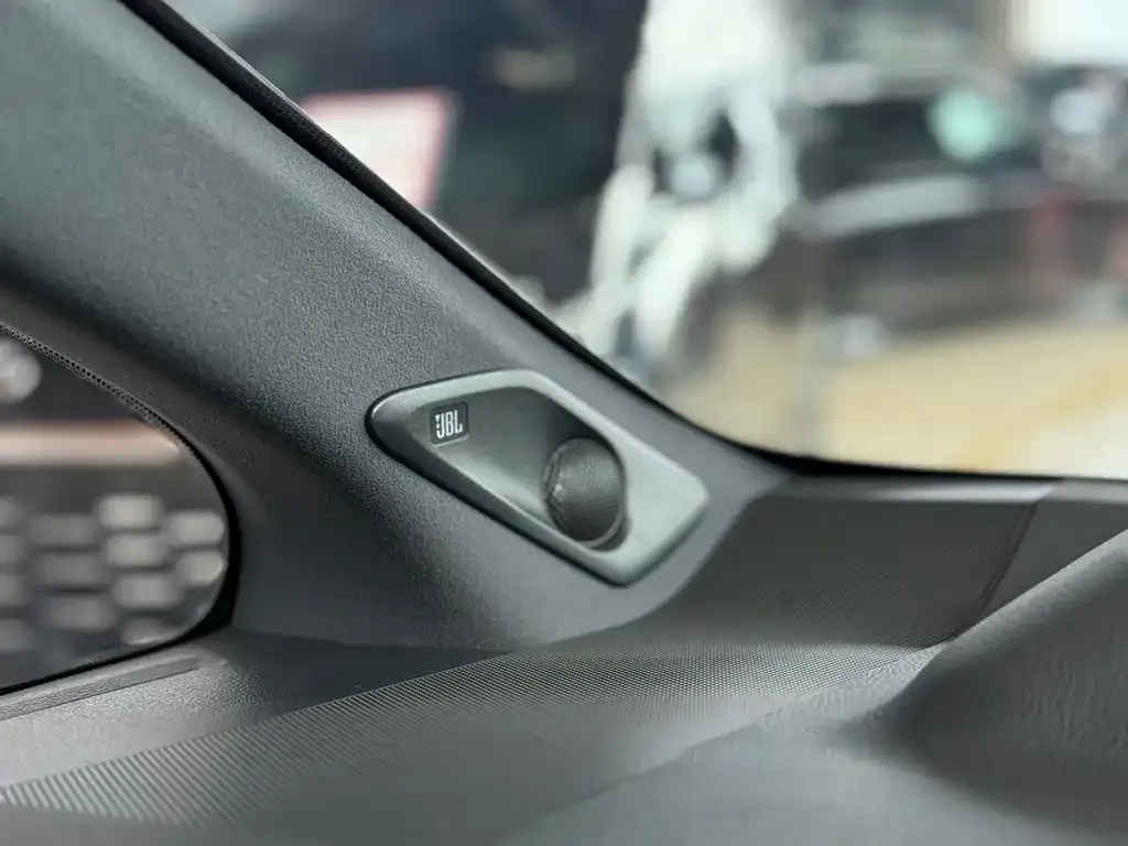 Toyota Vellfire — фото 10