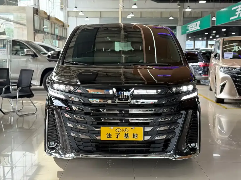 Toyota Vellfire — фото 2