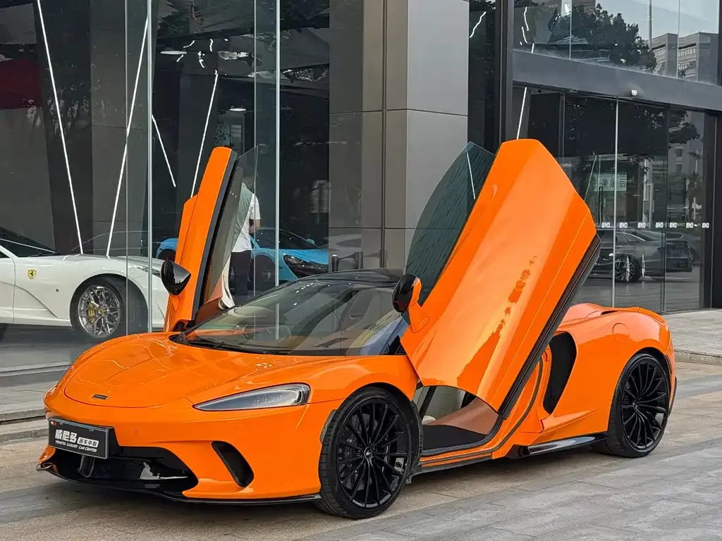 McLaren GT — фото 1