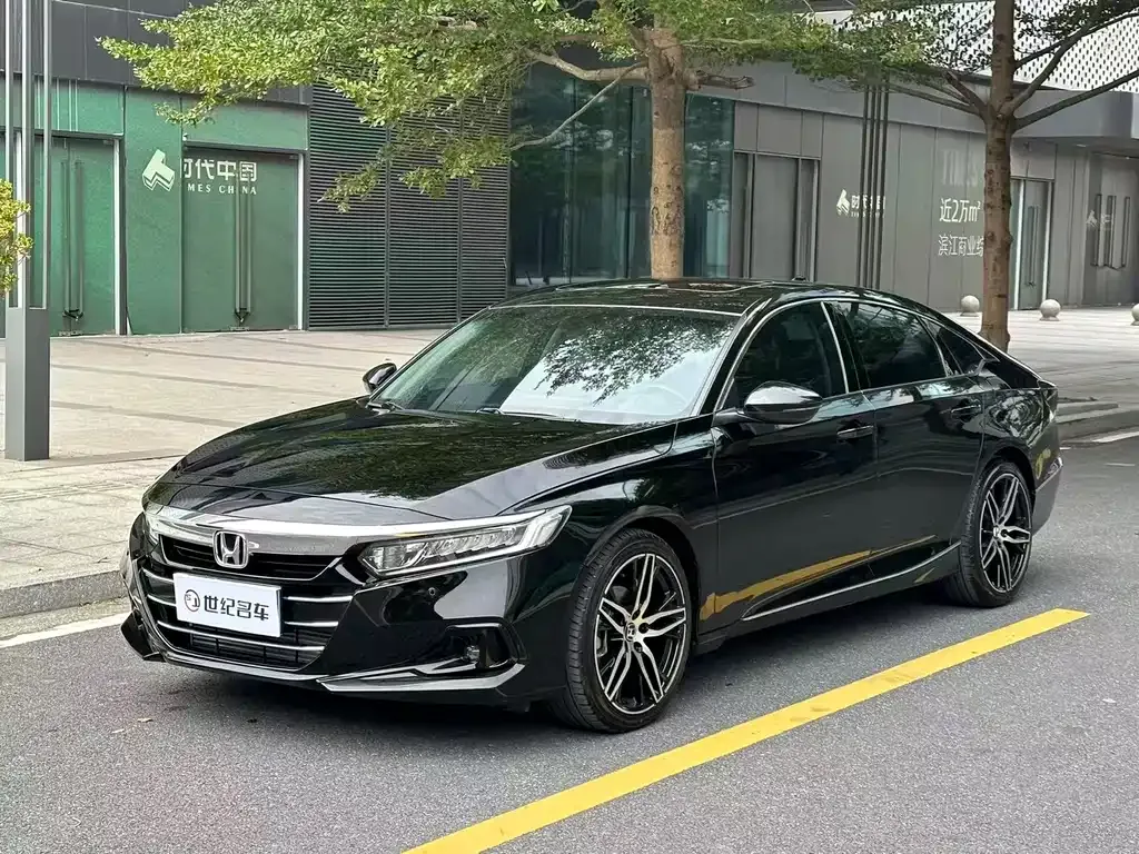 Honda Accord — фото 1