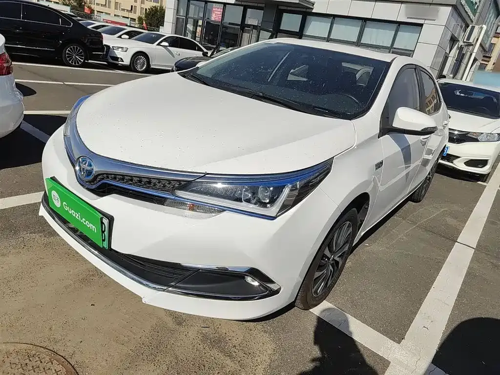 Toyota Corolla Hybrid — фото 2