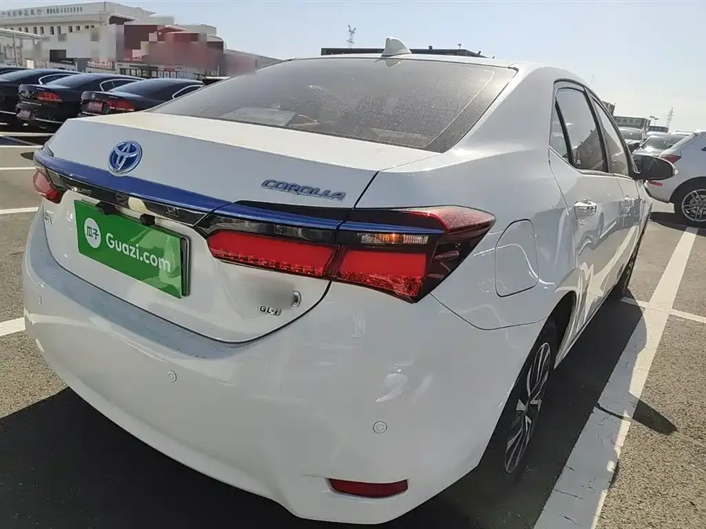 Toyota Corolla Hybrid — фото 7