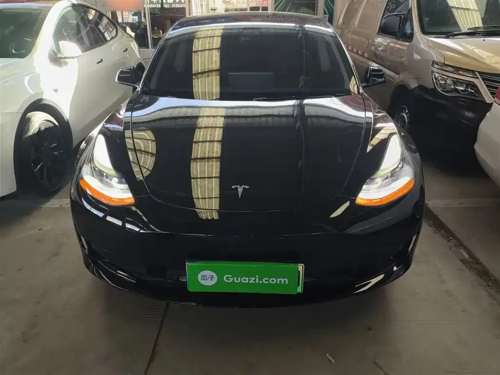 Tesla Model 3 — фото 3