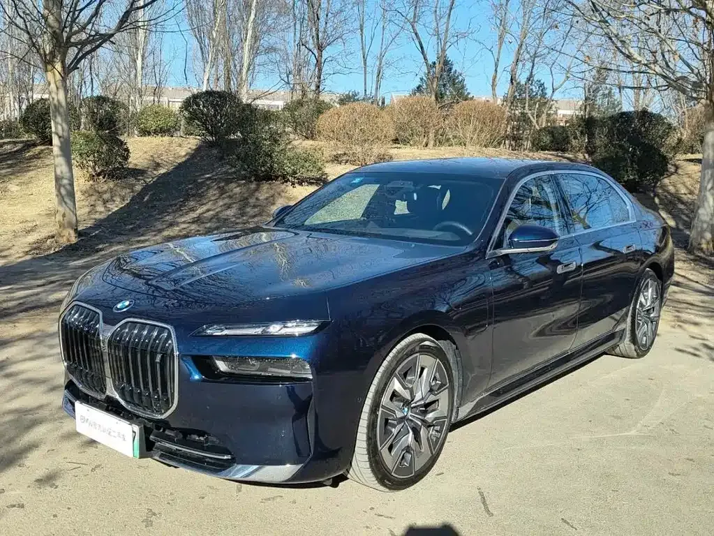 BMW i7 — фото 1