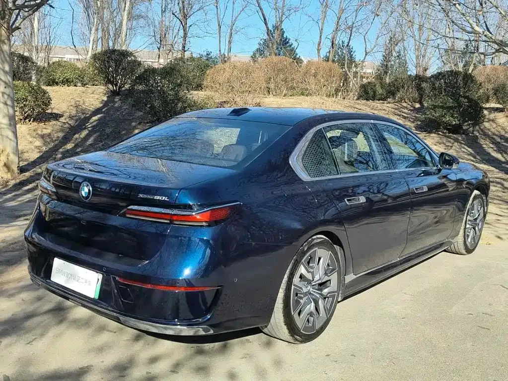 BMW i7 — фото 3