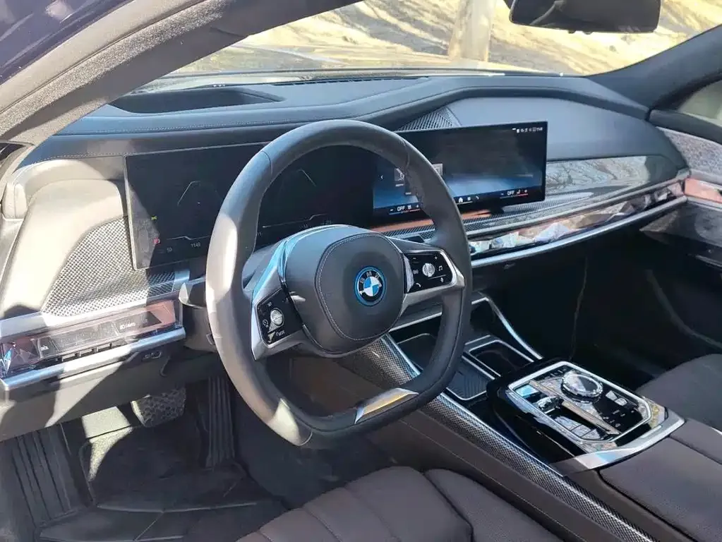 BMW i7 — фото 4
