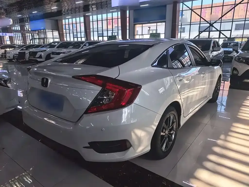 Honda Civic — фото 5