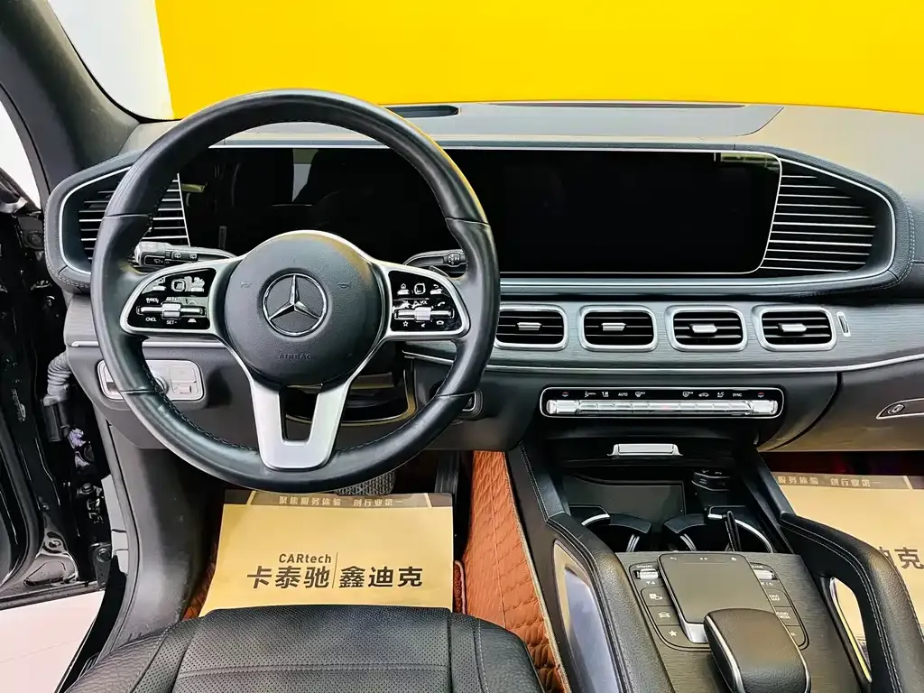 Mercedes-Benz GLS — фото 10