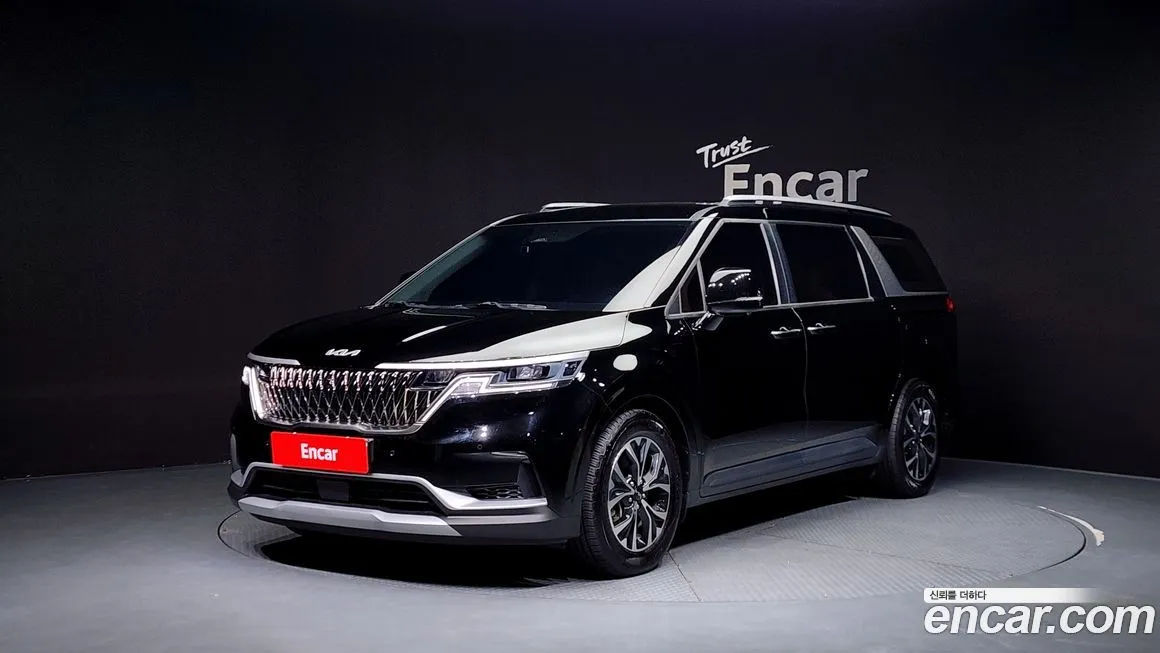 Kia Carnival — фото 1