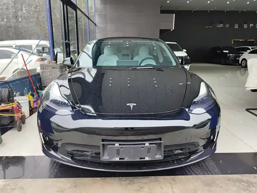 Tesla Model 3 — фото 3