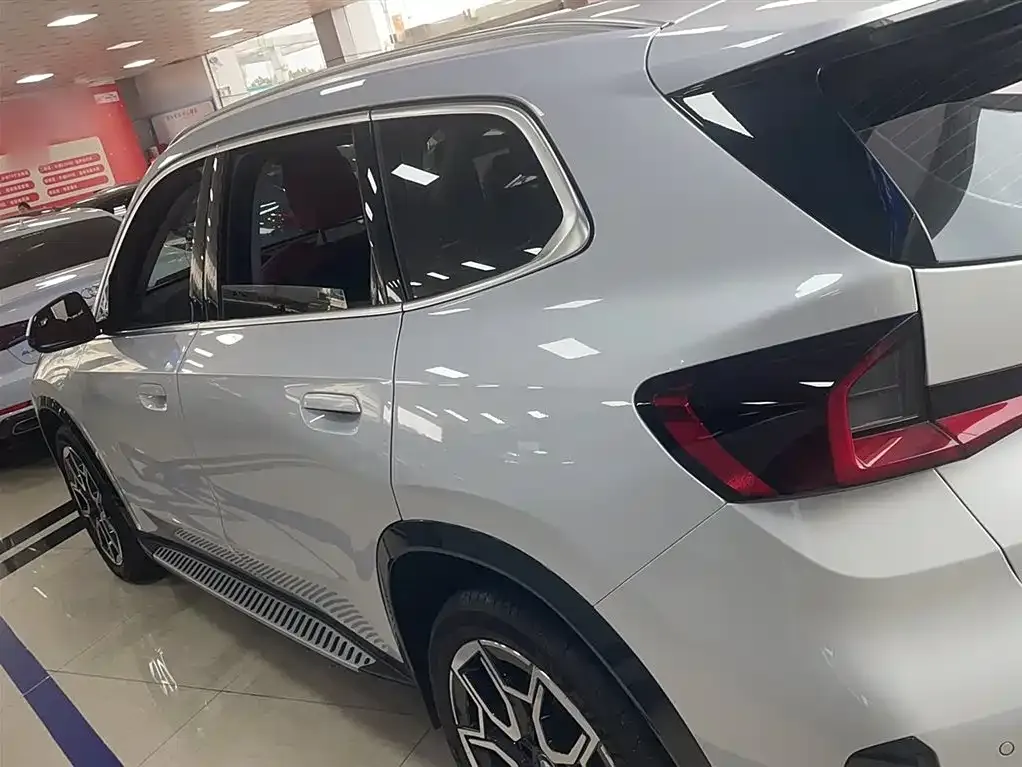 BMW X1 — фото 8