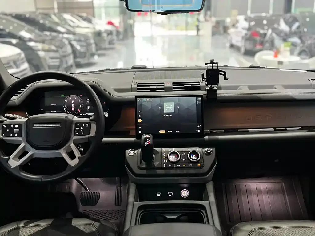 Land Rover Defender — фото 5