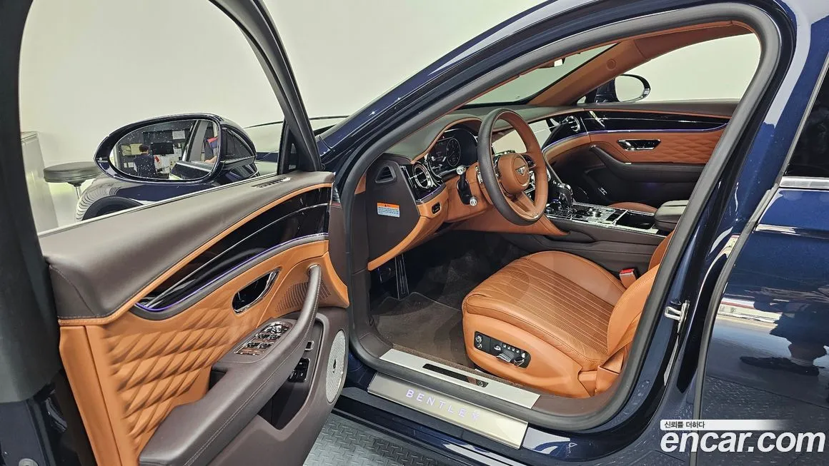 Bentley Flying Spur — фото 9