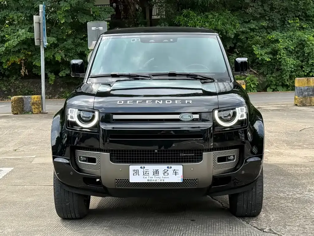 Land Rover Defender — фото 1
