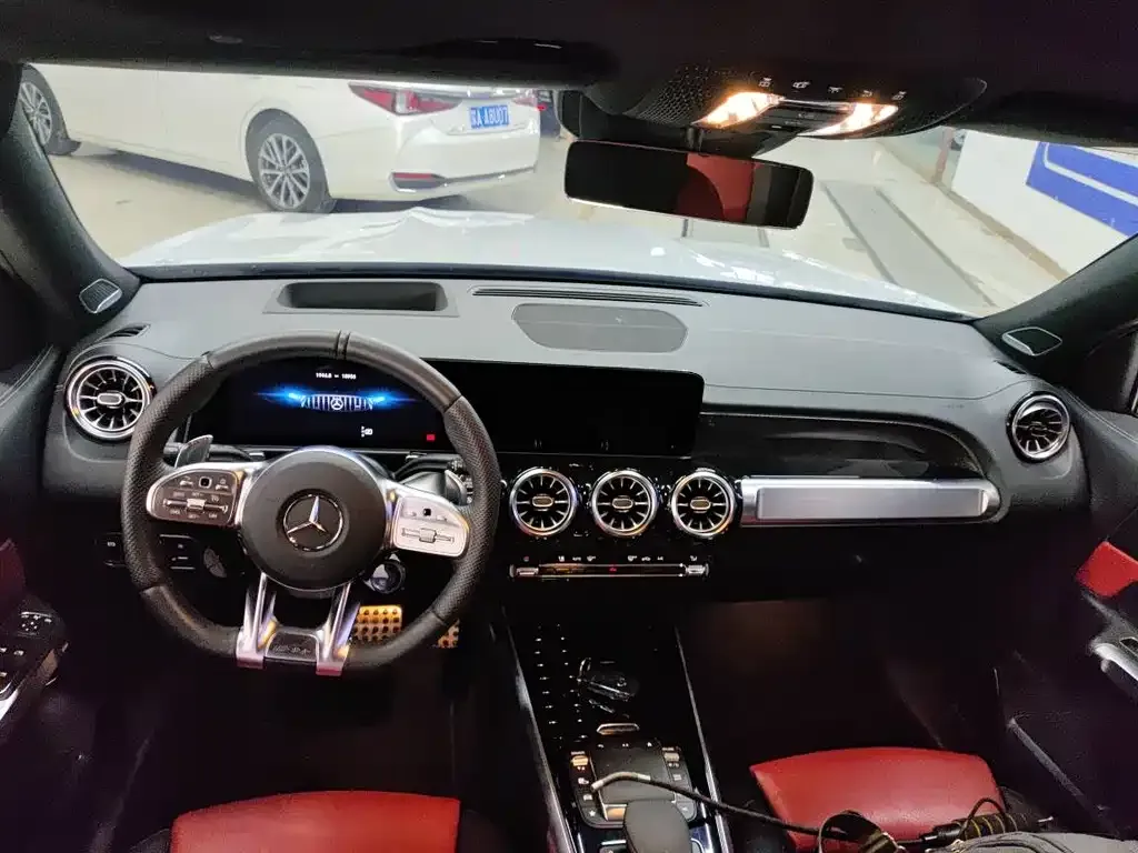 Mercedes-Benz GLB AMG — фото 7
