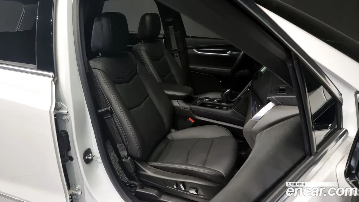 Cadillac XT5 — фото 10