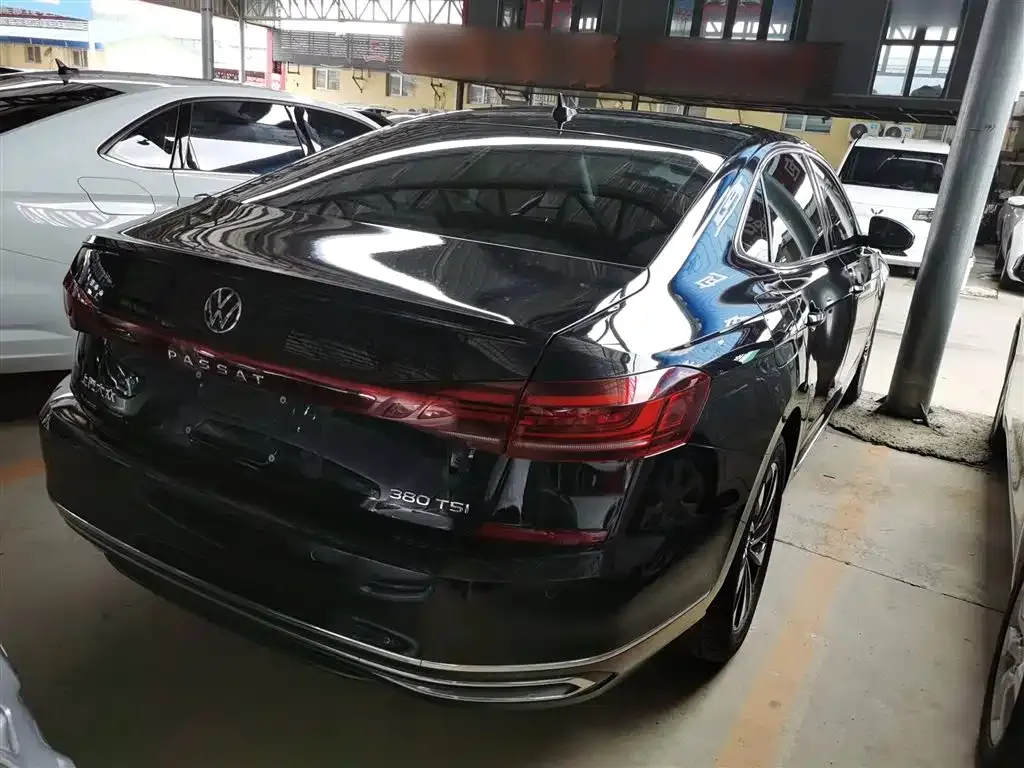 Volkswagen Passat — фото 10