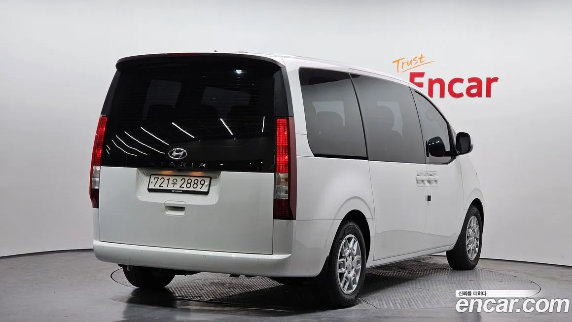 Hyundai Staria — фото 2