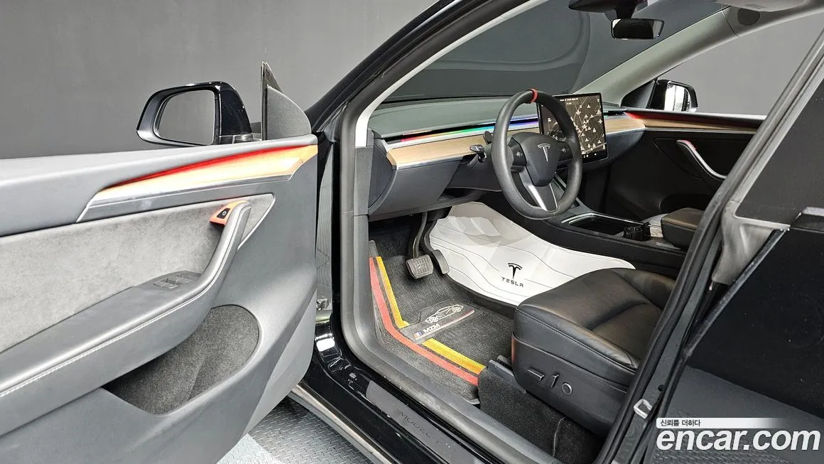 Tesla Model Y — фото 10