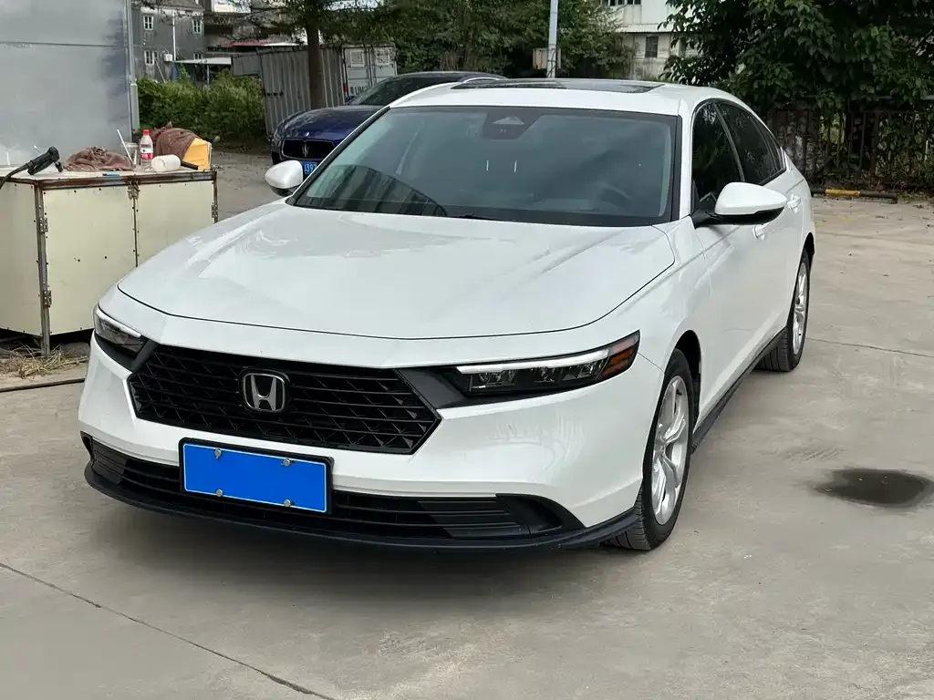 Honda Accord — фото 1