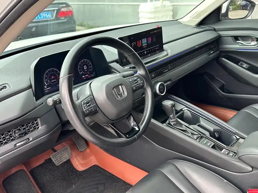 Honda Accord — фото 5