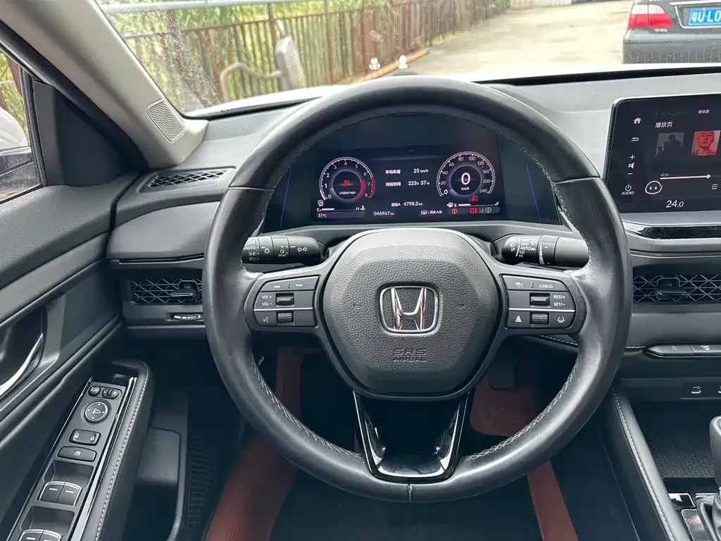 Honda Accord — фото 9