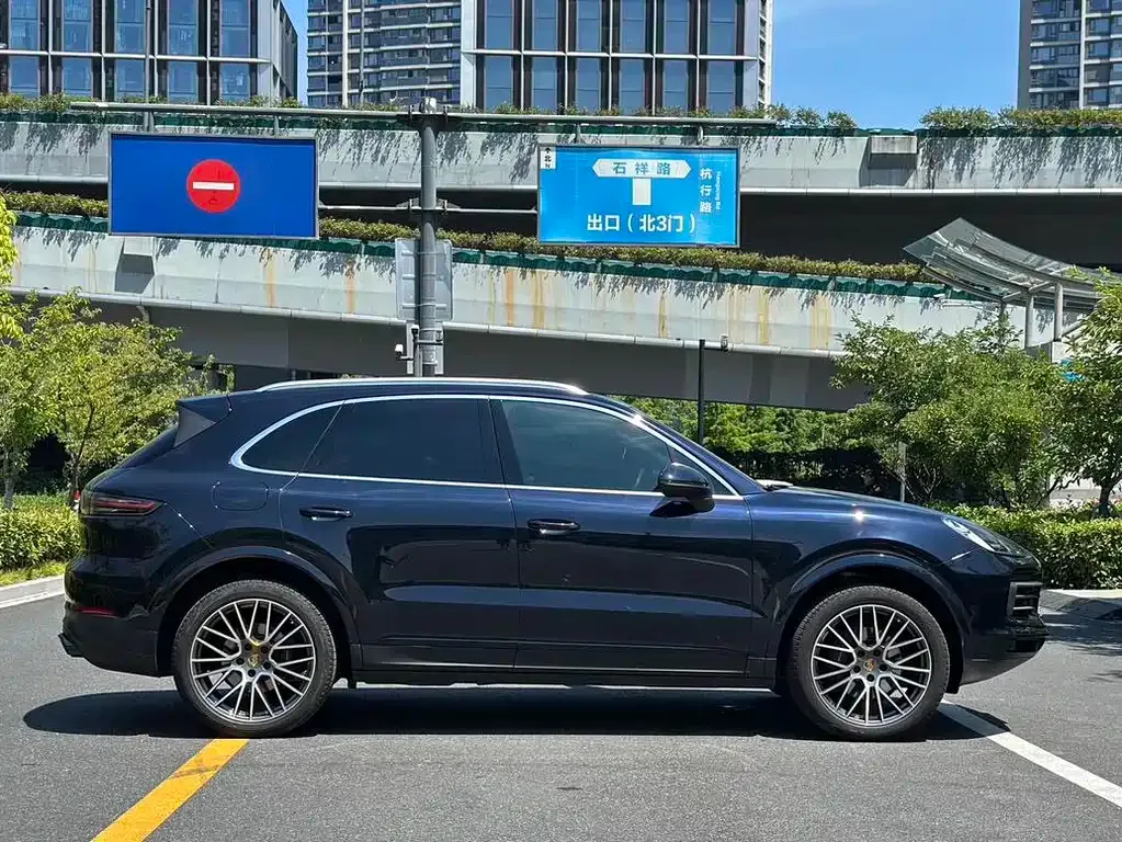 Porsche Cayenne — фото 4