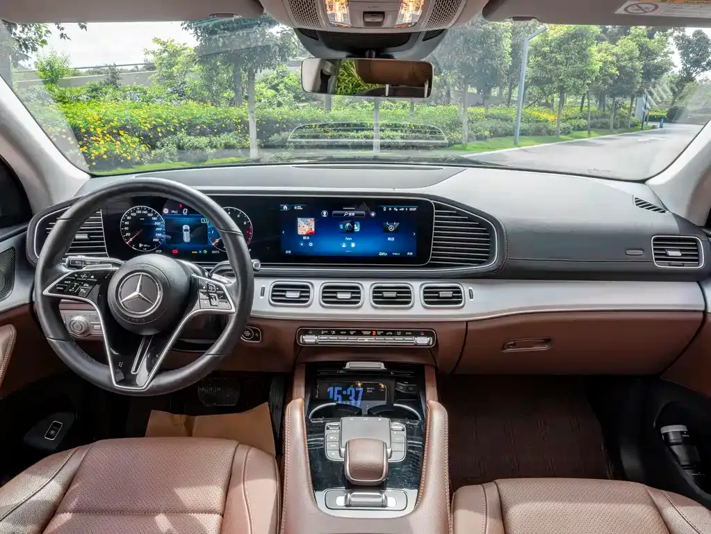 Mercedes-Benz GLS — фото 8