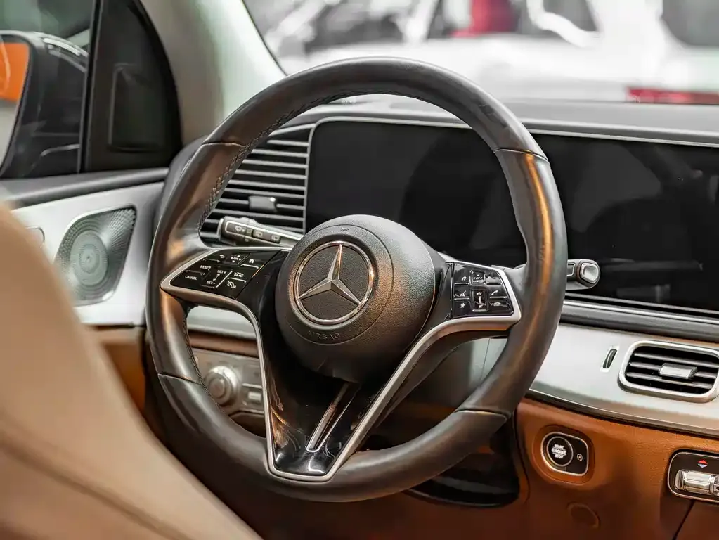Mercedes-Benz GLS — фото 9
