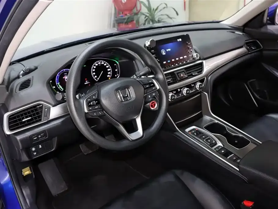 Honda Accord — фото 10
