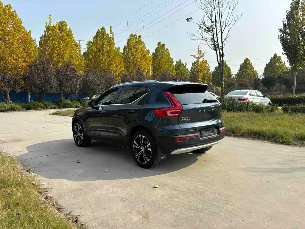 Volvo XC40 — фото 2
