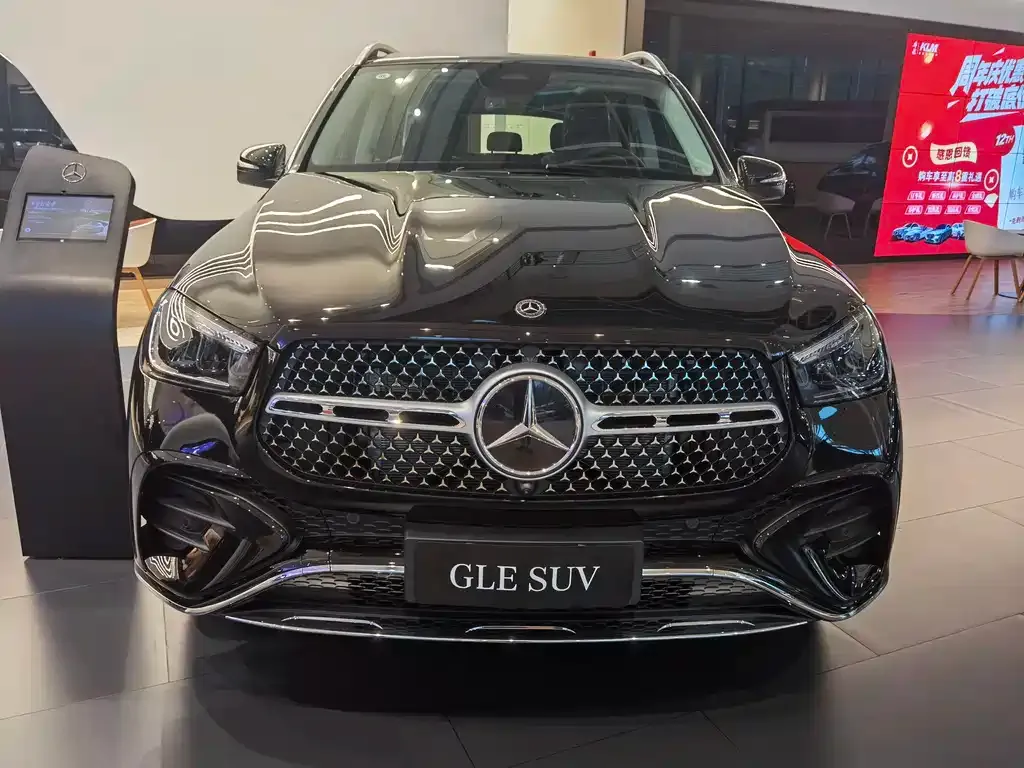 Mercedes-Benz GLE — фото 1