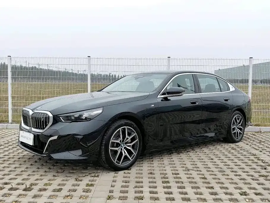 BMW i5 — фото 1