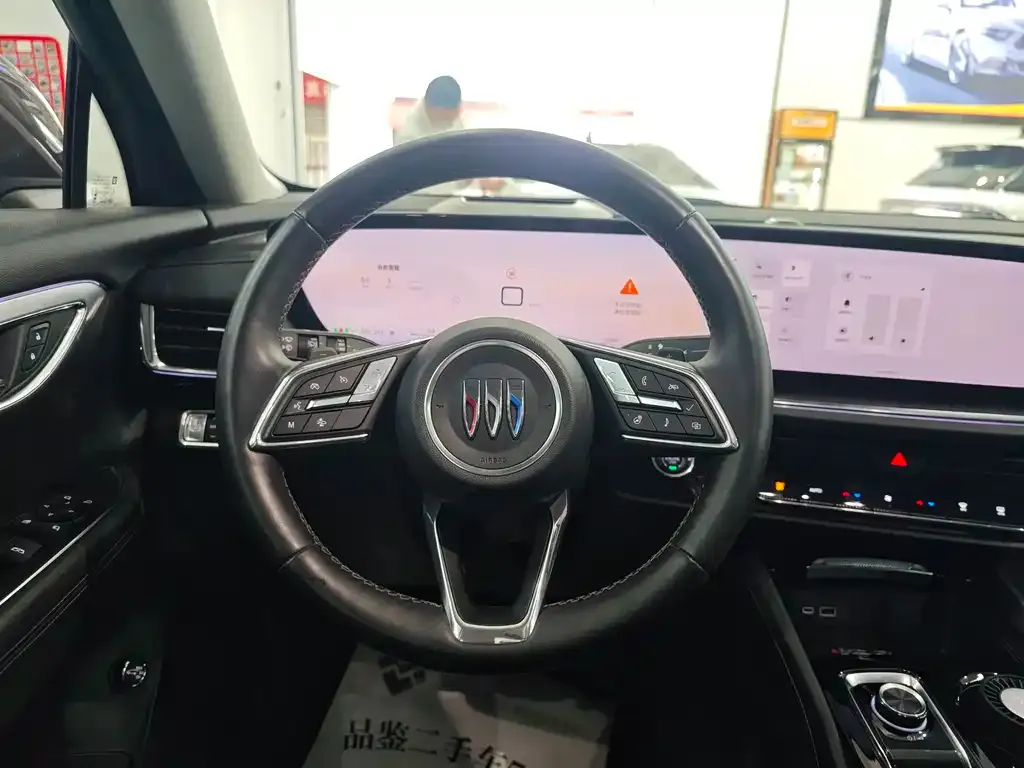 Buick Envision Plus — фото 8