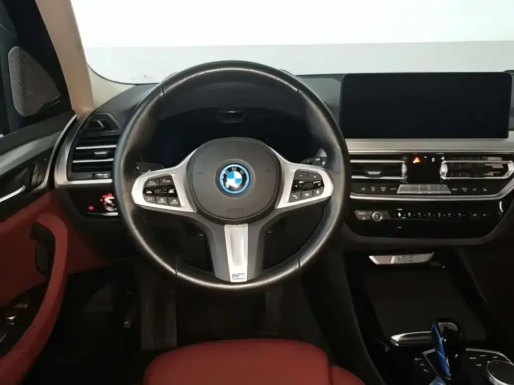 BMW iX3 — фото 4