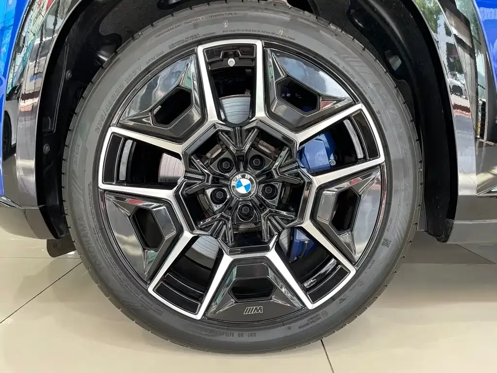 BMW XM — фото 5