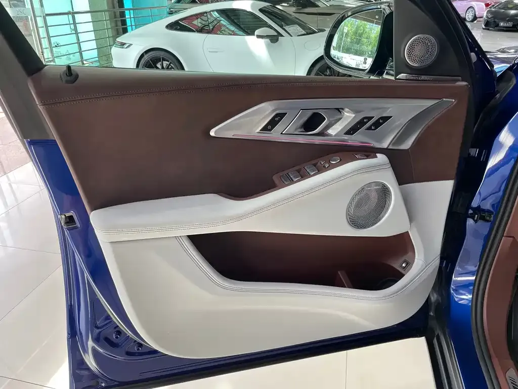 BMW XM — фото 6