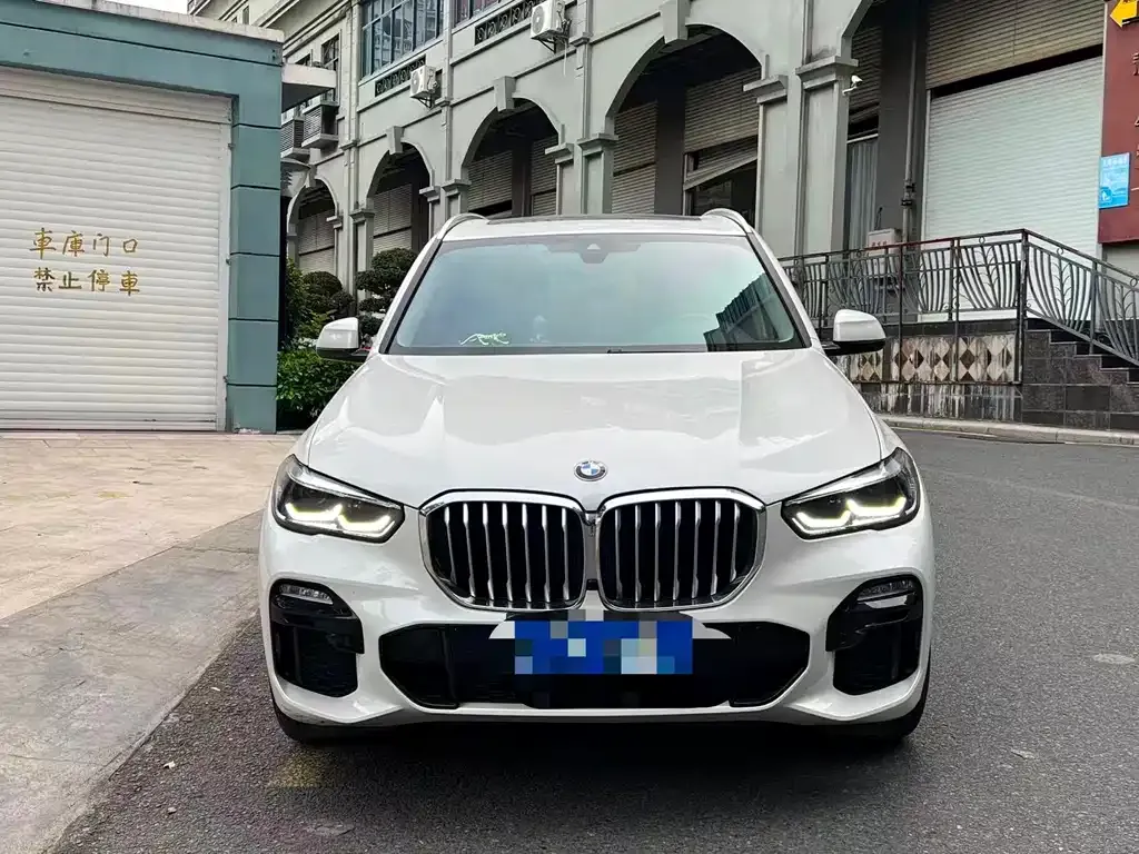 BMW X5 (Import) — фото 2